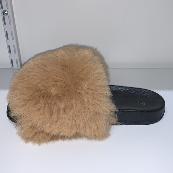 TAN FUR SLIDES - Picture 5 of 6